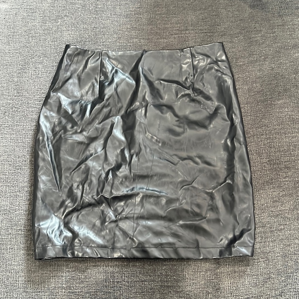Black faux leather skirt sz M